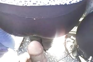 آمیگو در لباس زیر زنانه پورنو
