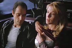 دبورا کارا آنگر - 1996 با هیولا آنلاین