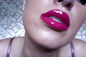 رژ لب جوی رابطه جنسی در مسکو